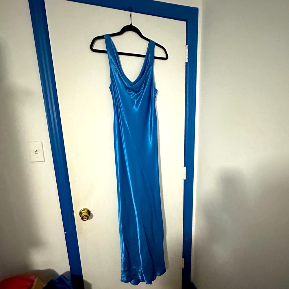 Morgan & Co. blue prom/formal dress